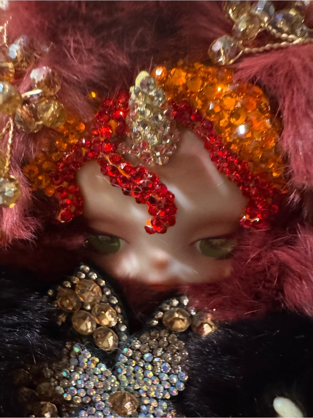 Red Fur Crystal-Embellished Skullpanda - Picture 2 of 5